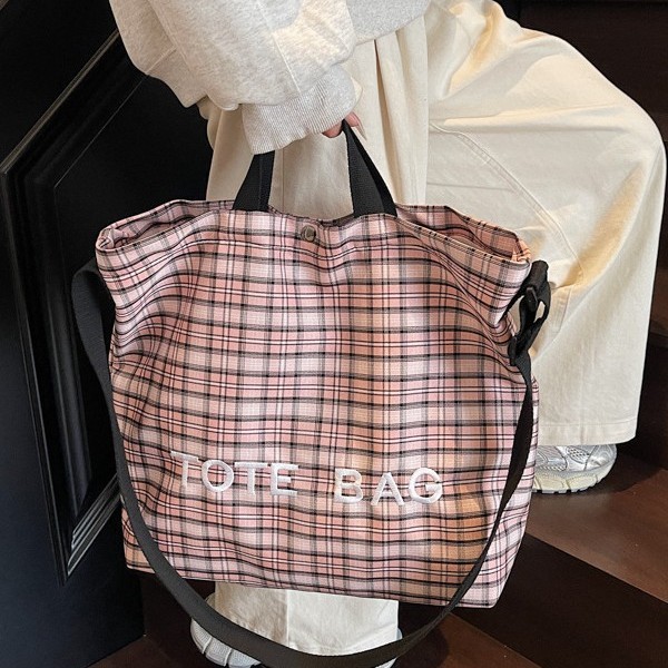 Canvas bag, shoulder bag, large-capacity women's retro new 2024 shopping bag, checkered bag, tote bag, versatile for commuting Application Scenario