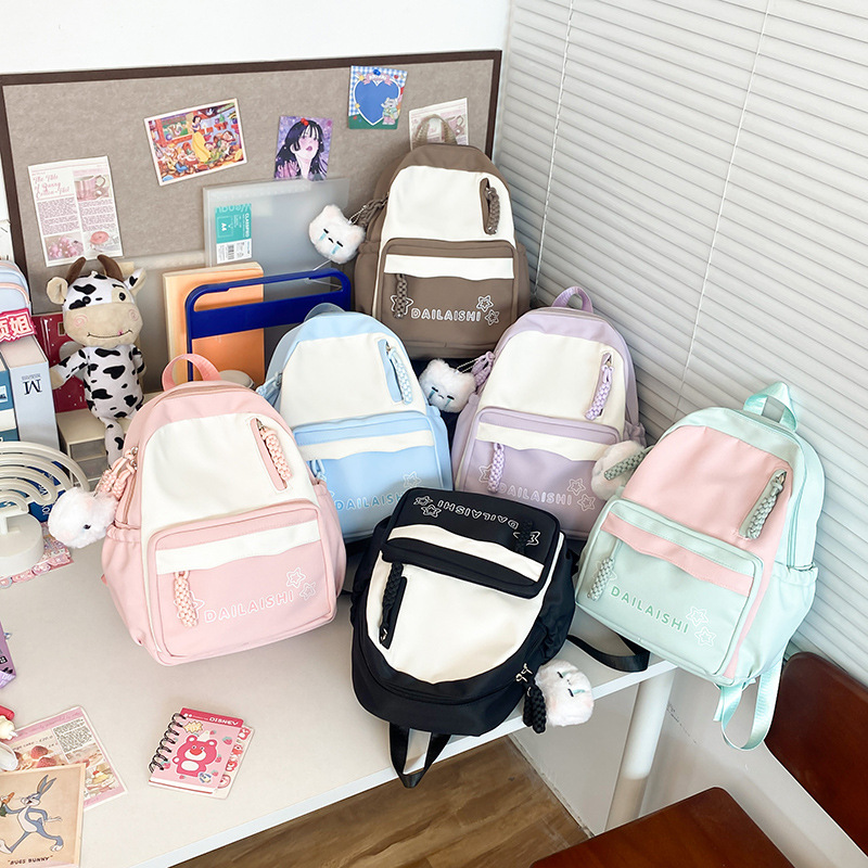 Cross-border Korean-style Japanese schoolbag for girls, lightweight, large-capacity, fresh and cute backpack, primary school travel backpack Application Scenario