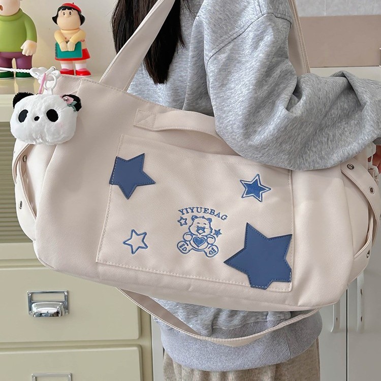 Korean style outdoor handbag, cute little bear, lightweight and large-capacity handbag, fresh travel bag, sports bag details Picture