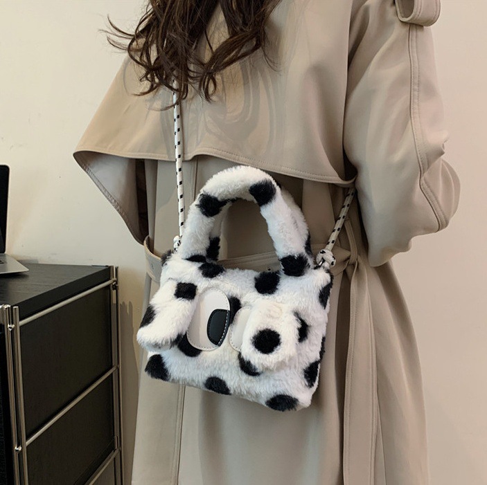 Plush polka dot mini bag for women, new autumn/Winter 2024 collection, hand-held bucket bag, cartoon fur, fashionable and versatile crossbody bag full figure