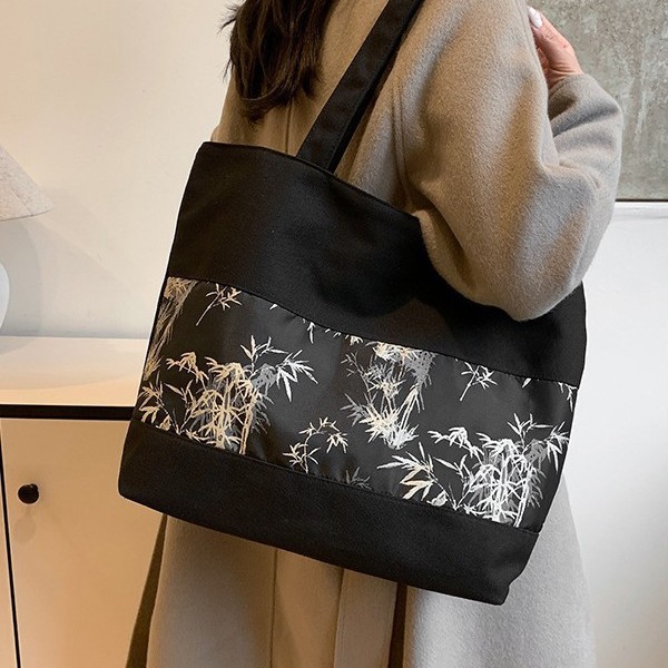 2025 New Chinese-style underarm bag with a national trend and artistic style, large-capacity single-shoulder bag with contrasting colors, and ancient-style bag for women Specification drawing