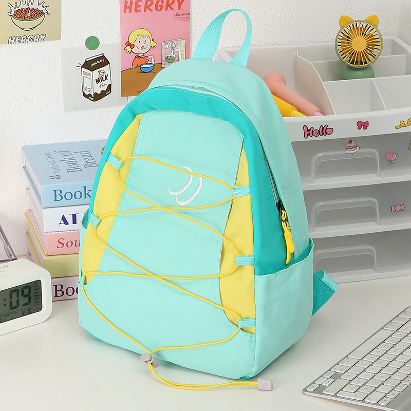 Cross-border casual lightweight backpack, new Korean version, simple outdoor backpack, waterproof nylon schoolbag, primary school students' travel Specification drawing