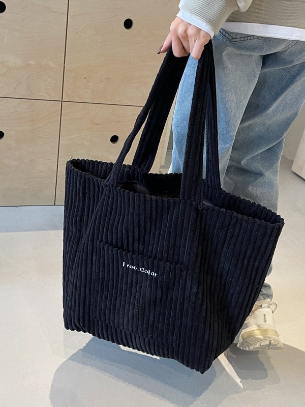 Retro corduroy single-shoulder bag for women, versatile and casual, corduroy hand-held large-capacity tote bag, fashionable commuting and school bag Application Scenario