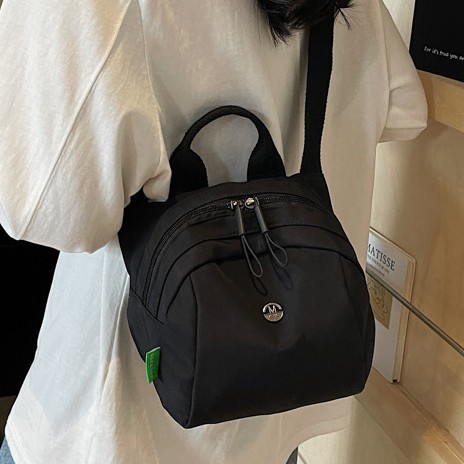 Backpack 2025 Spring/Summer New Women's bag, fashionable and casual nylon fabric bag, lightweight women's travel bag, solid color crossbody bag Application Scenario