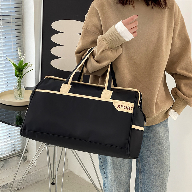 The 2024 new style of fashionable travel bag is a simple and stylish short-distance travel sports and fitness bag with large storage capacity Application Scenario