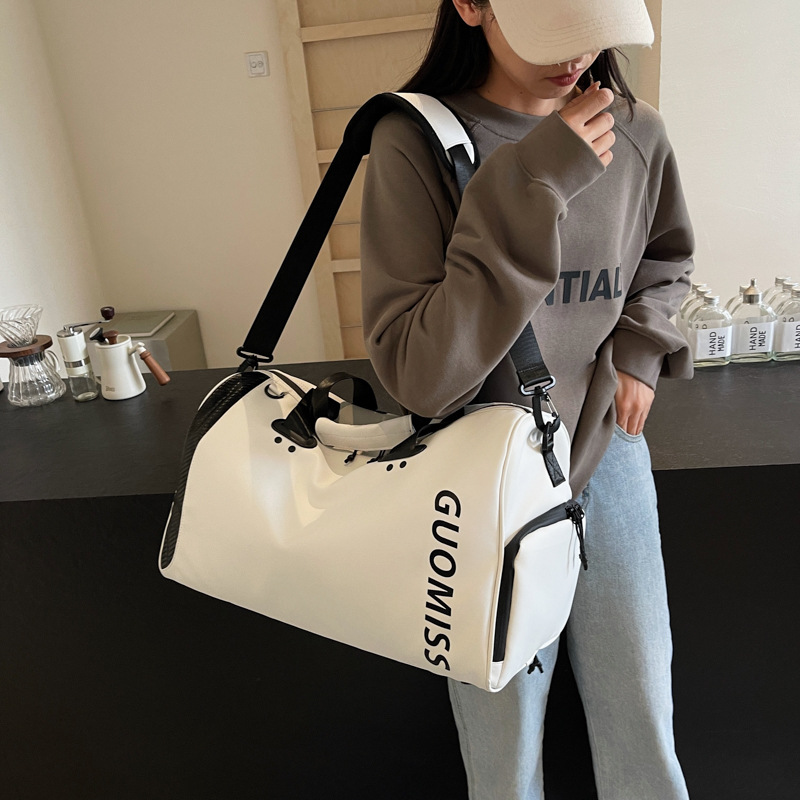 New large-capacity short-distance travel bag for going out, multi-functional dry and wet separation sports, swimming and fitness bag with independent shoe compartment details Picture