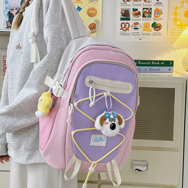 This backpack is lightweight, niche, and features a simple letter design. It is a schoolbag for junior high school, senior high school, and college students, and an outdoor, fresh and clean backpack Specification drawing