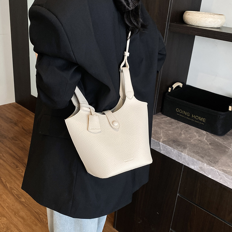 Korean style large-capacity hand-held bucket bag for women, new Spring/Summer 2025, lychee-patterned vegetable basket single-shoulder crossbody bag Specification drawing