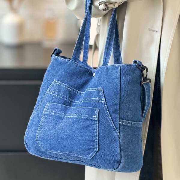Spring new fashionable commuting large-capacity washable denim bag for casual outings, single-shoulder crossbody, versatile and easy to carry Application Scenario