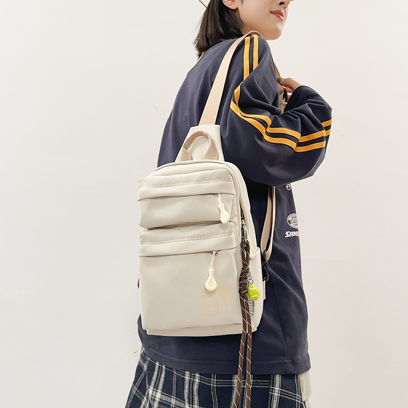 Women's crossbody bag, lightweight single-shoulder bag, new travel fashion and trendy sports bag for junior high school, senior high school and college students details Picture