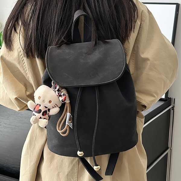 Autumn and winter atmosphere, niche casual solid color matte fleece, school-style retro casual backpack, mini Application Scenario