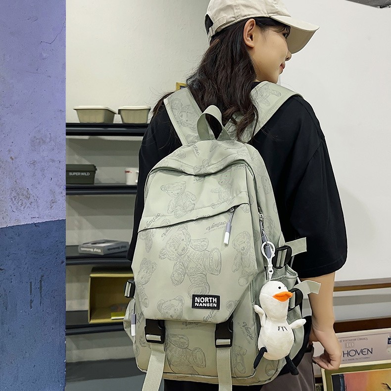 Japanese-style fresh and clean campus trend student schoolbag, large-capacity fashionable backpack, casual commuting backpack full figure