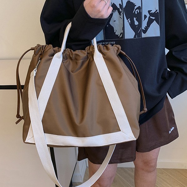 Workwear casual daily commuting color-block pocket handbag, new yoga and fitness bag for Spring/Summer 2025 full figure