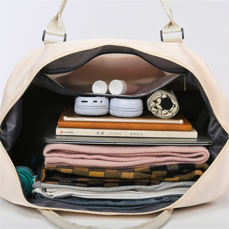 New cross-border fitness bags, casual travel sports handbags, dry-wet separated yoga bags, swimming fitness travel bags Application Scenario