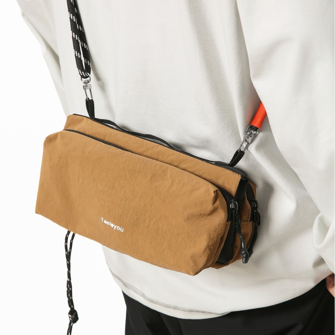 New design sense crossbody bag, men's trendy casual phone bag, multi-layered lightweight single-shoulder bag, women's hiking and outdoor small bag details Picture
