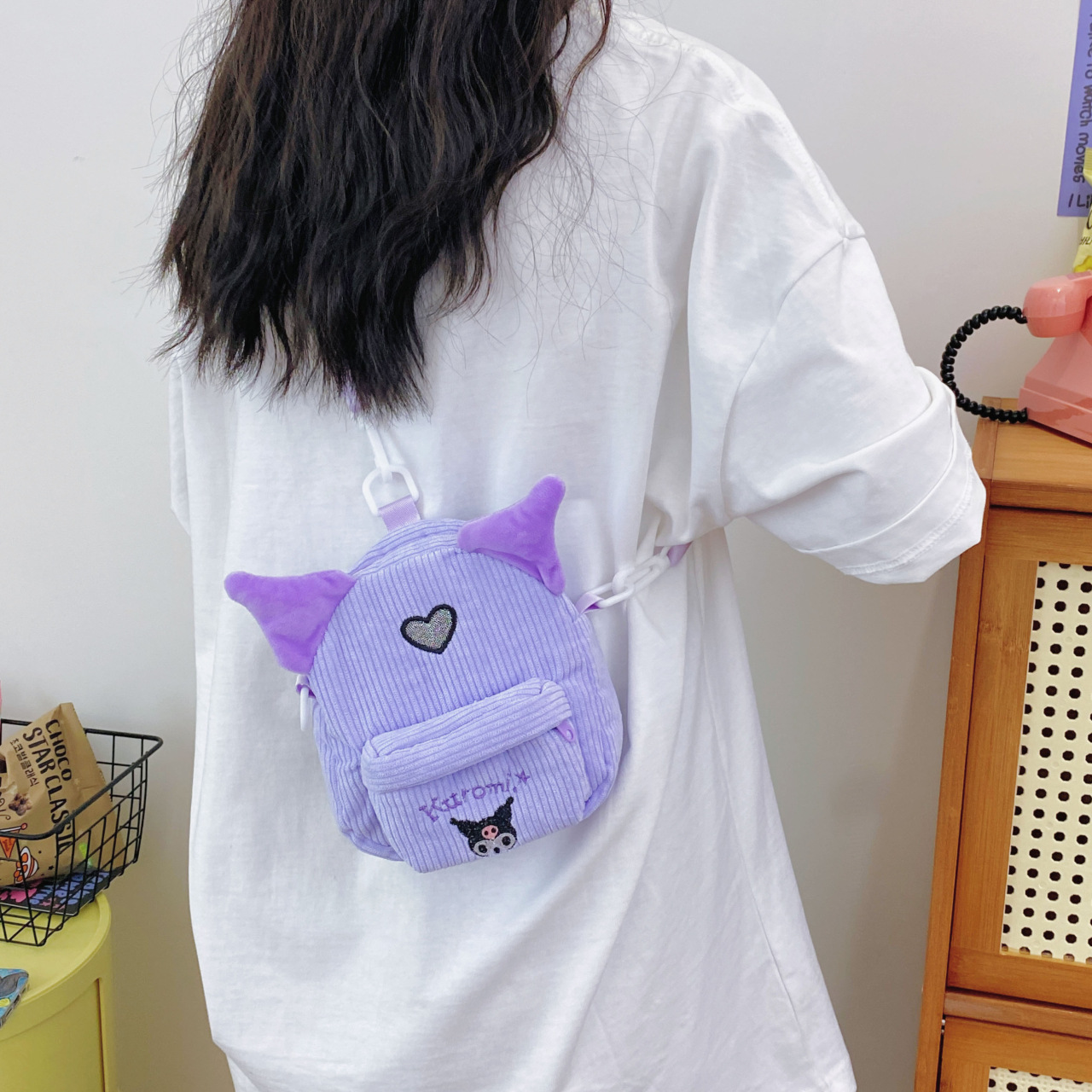 New cartoon personality corduroy mobile phone bag, girls' crossbody makeup bag, claw machine doll, coin purse manufacturer wholesale version details Picture