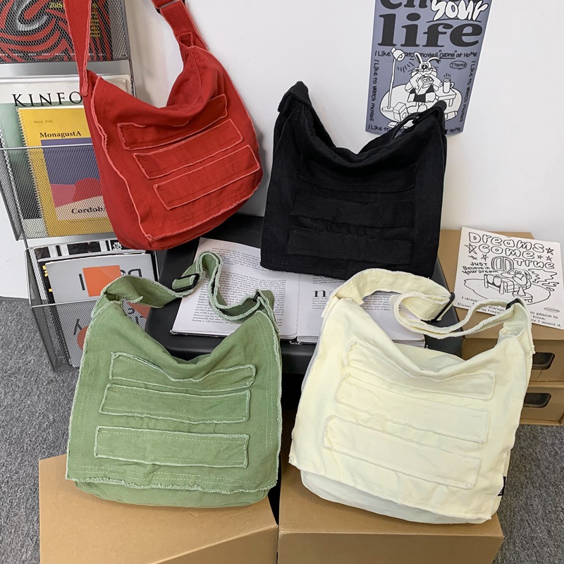 Japanese-style washed canvas bag, female college student's class bag, large-capacity postman's bag, personalized fringed single-shoulder crossbody bag Specification drawing