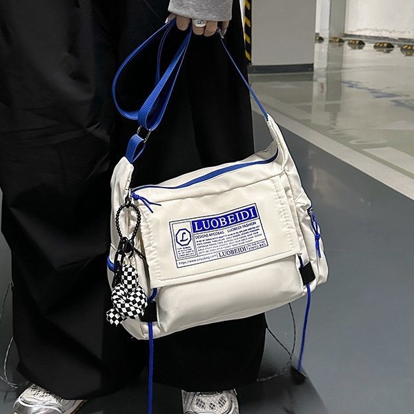 Crossbody bag for female college students, Japanese-style messenger bag on Instagram, trendy backpack, casual large-capacity fashionable women's single-shoulder backpack Specification drawing