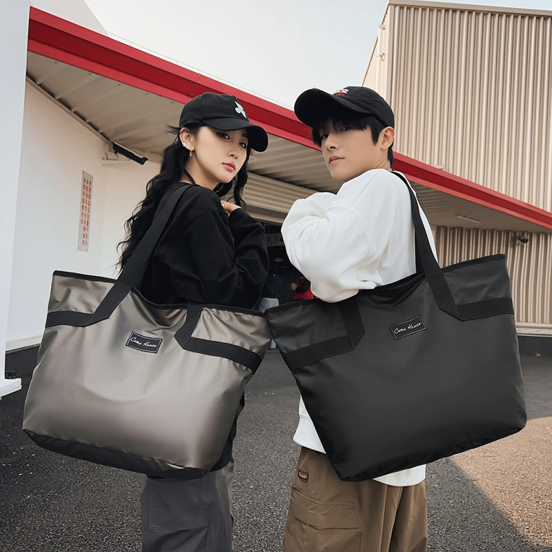 2025 New small-sized fitness bag for men and women, large-capacity simple leather film storage bag, outdoor sports and leisure handbag full figure