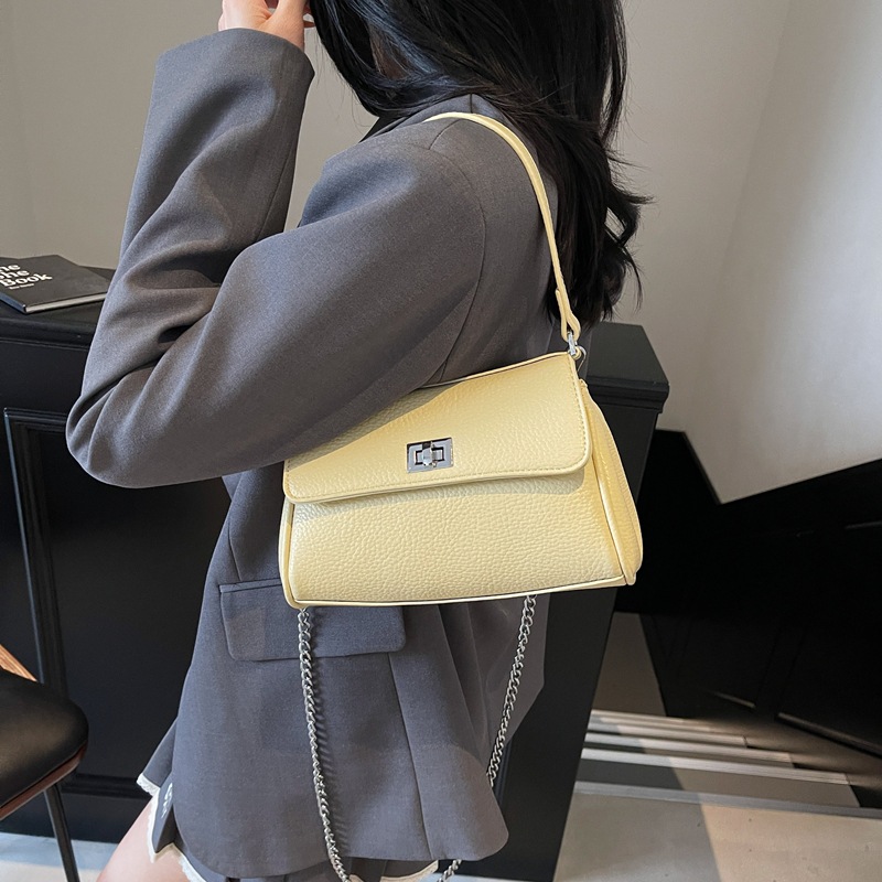 High-end commuting large-capacity underarm bag for women 2025 new style fashionable single-shoulder bag with high appearance level hand-held crossbody bag details Picture