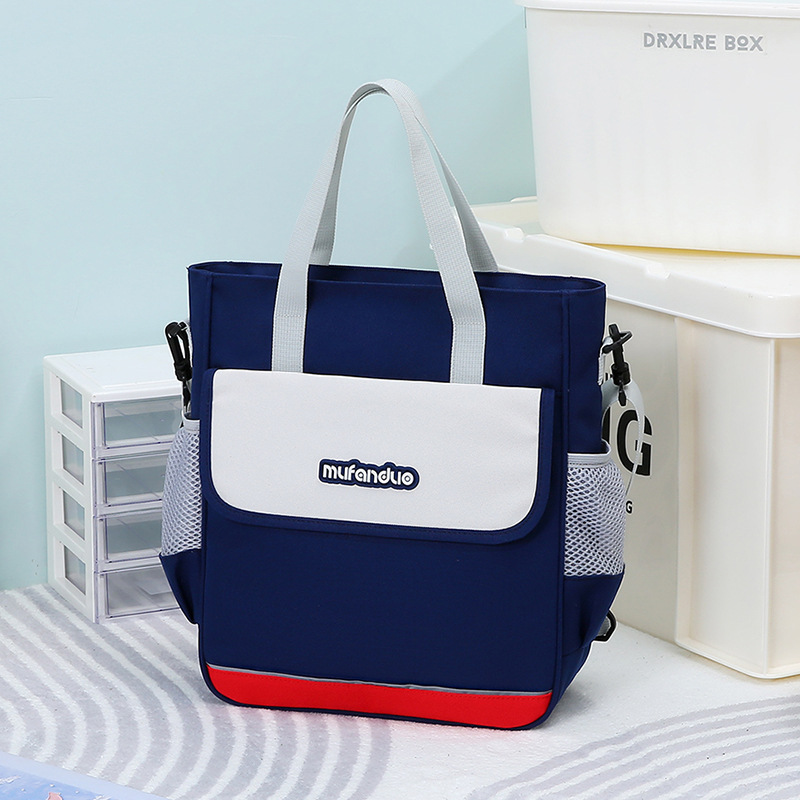 A large-capacity British color-blocking tutorial bag for primary school students, a lightweight color-blocking crossbody bag that can be used on both shoulders, a new and durable design Application Scenario