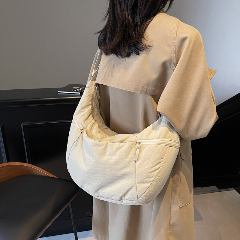 Korean style simple and versatile Tote bag for women 2024 new autumn and winter, large-capacity fabric bag, laid-back style single-shoulder crossbody bag full figure