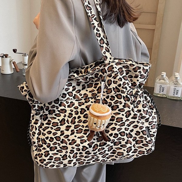 New cross-border women's bags for autumn and winter: leopard print tote bags, crossbody women's bags, fashionable and casual, large-capacity bags for women full figure
