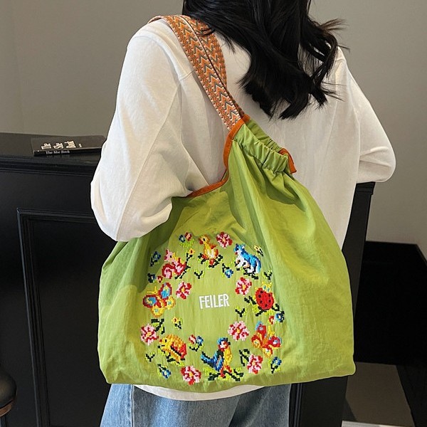 Japanese-style garland lightweight fabric bag, nylon embroidered eco-friendly shopping bag, single-shoulder bag, crossbody commuter tote bag for women details Picture