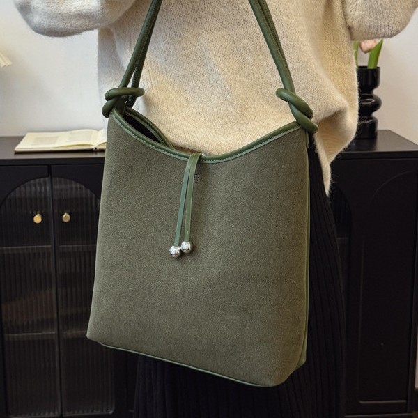 Autumn and winter women's bag, retro matte Korean-style large-capacity 2024 new style fashionable casual commuting single-shoulder armpit bag details Picture