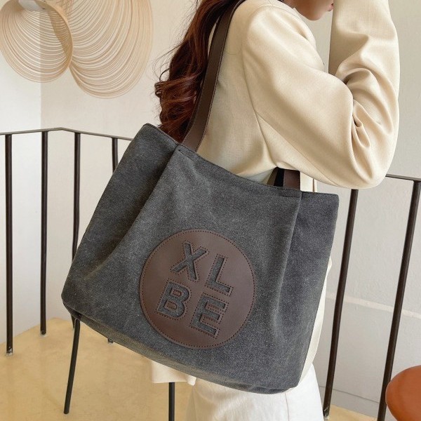 Retro large-capacity canvas bag for women, 2025 new style letter embossed casual pleated tote shoulder bag Specification drawing