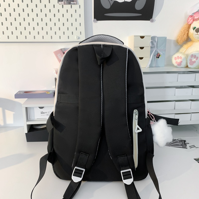 A large-capacity schoolbag with contrasting colors for junior and senior high school students, a casual schoolbag with letter prints, a campus backpack that can be worn with a pull handle, and a travel backpack Application Scenario