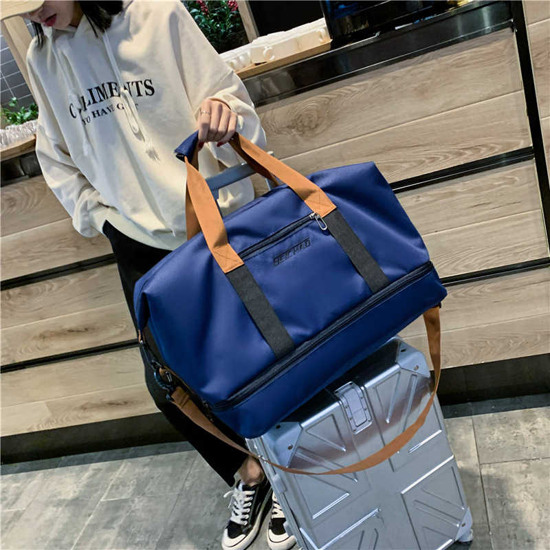 Travel bag: Large-capacity hand-held bag for women's short trips, lightweight storage bag for men's travel and fitness, luggage bag for students on business trips and boarding at school Application Scenario