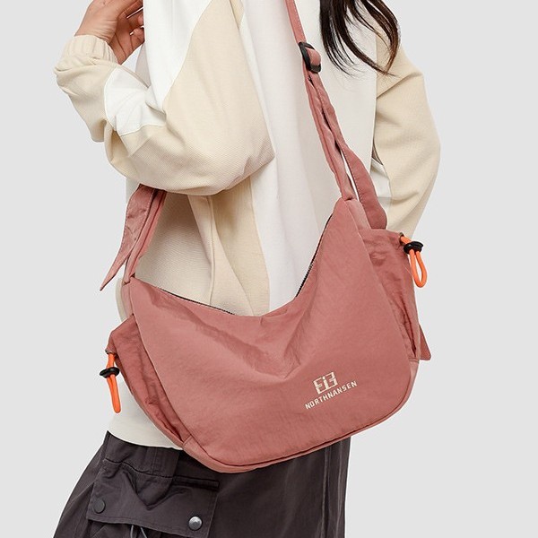 Cross-border foreign trade women's bags, crossbody bags, large-capacity commuter small bags, single-shoulder bags, versatile sports backpacks, dumpling bags for women full figure