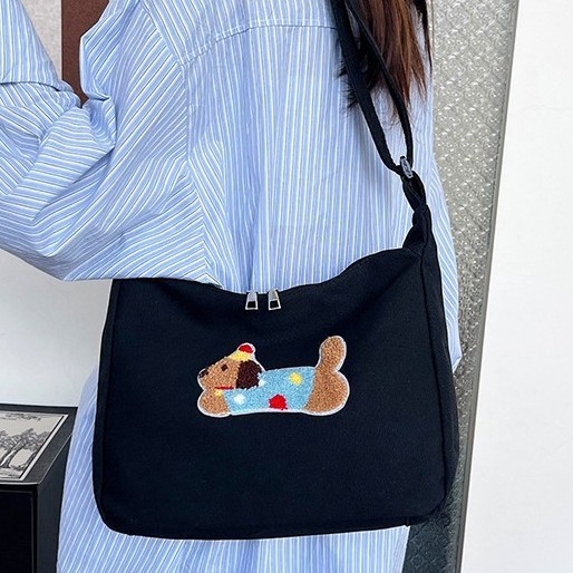The new trendy and niche casual cartoon dog tote bag is a versatile women's commuter crossbody bag with a strong sense of design details Picture
