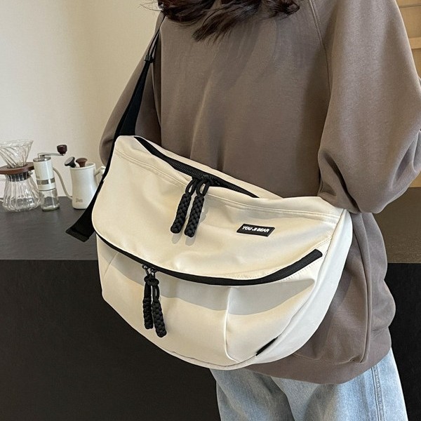 Trendy and casual Dumpling Bag 2024 Autumn/Winter New stylish large-capacity single-shoulder crossbody bag suitable for both men and women with a crescent shape details Picture