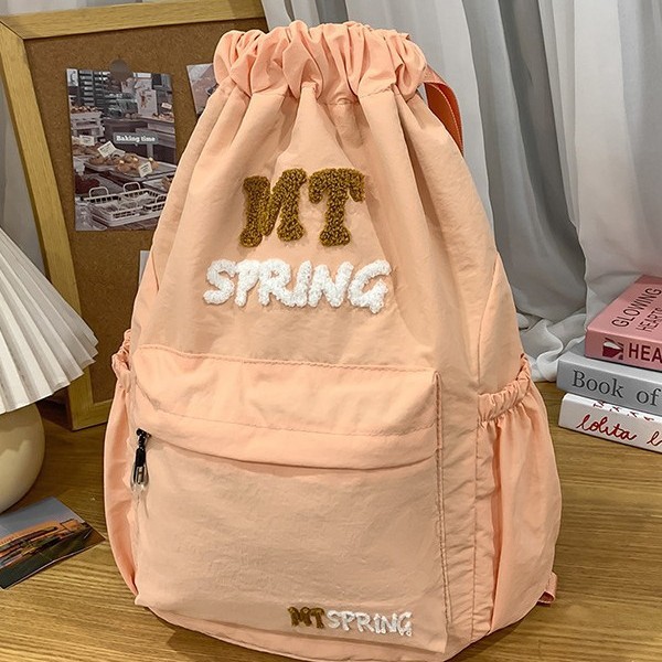 A new type of casual travel bag with a large capacity, a shopping backpack, a fashionable and trendy schoolbag, and an outdoor sports bag full figure
