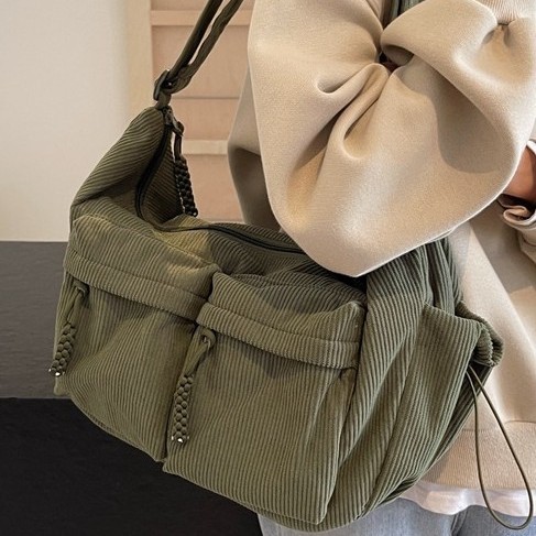 New fashionable single-shoulder bag, lightweight corduroy casual and laid-back style crossbody bag, large-capacity women's student bag Specification drawing