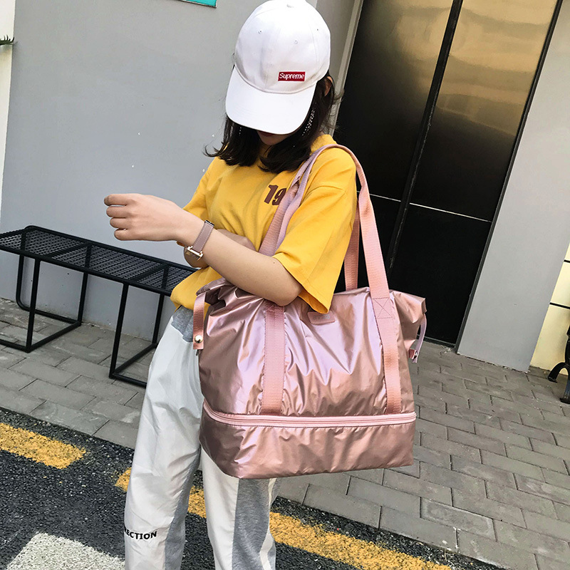 Hand-held travel bag, Korean version outdoor short business trip luggage bag, dry and wet separation sports and fitness bag, women's yoga bag Application Scenario