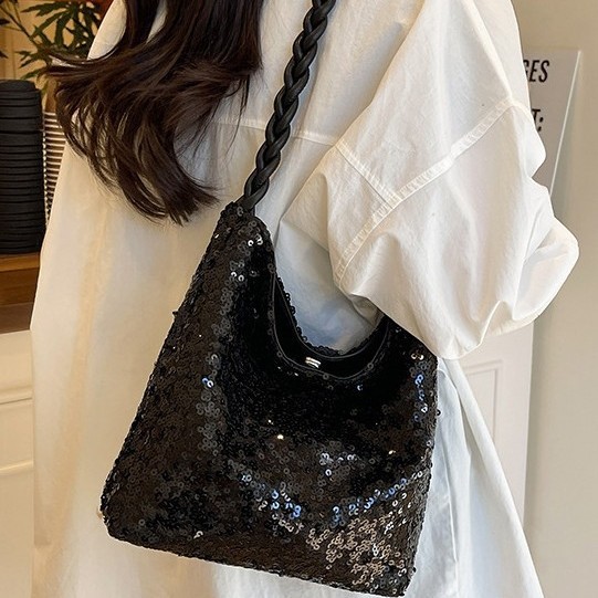 2025 Spring New sequined bucket Bag for Dinner, fashionable single-shoulder underarm bucket bag, Korean-style women's bag Application Scenario