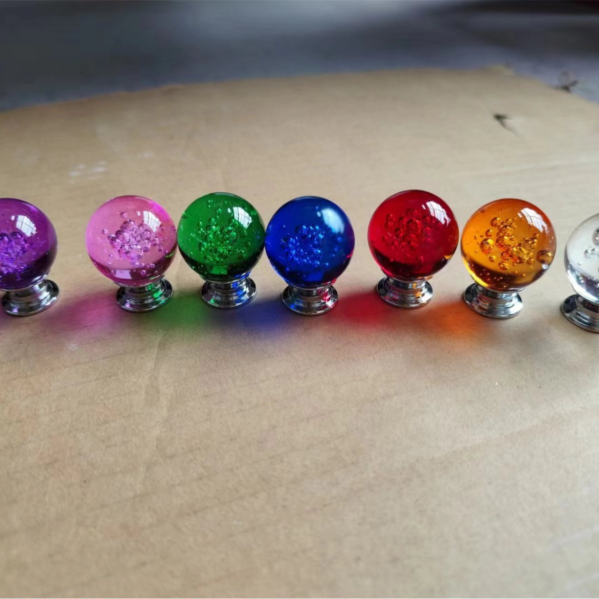 Colorful modern crystal bubble ball handle, single-hole hardware handle, glass door handle, 30mm export for foreign trade Application Scenario