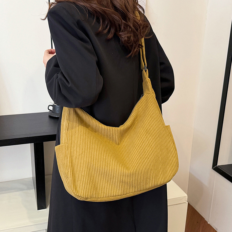 Large-capacity corduroy tote bag for women, new autumn and winter solid color versatile casual crossbody bag, commuting single-shoulder bag, fabric bag details Picture