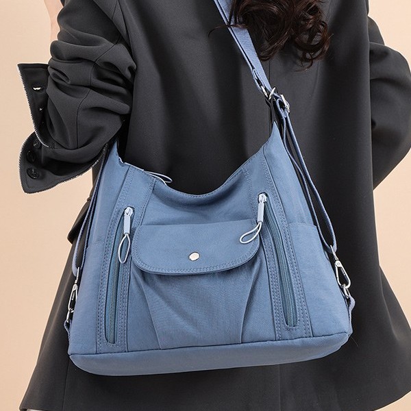 Retro soft fabric large-capacity motorcycle hot girl backpack with multiple carrying methods, high-end and versatile single-shoulder crossbody tote bag full figure