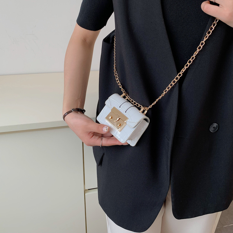 Stone-patterned lock buckle small women's 2022 new style simple and elegant chain small square bag fashionable and trendy single-shoulder crossbody bag details Picture