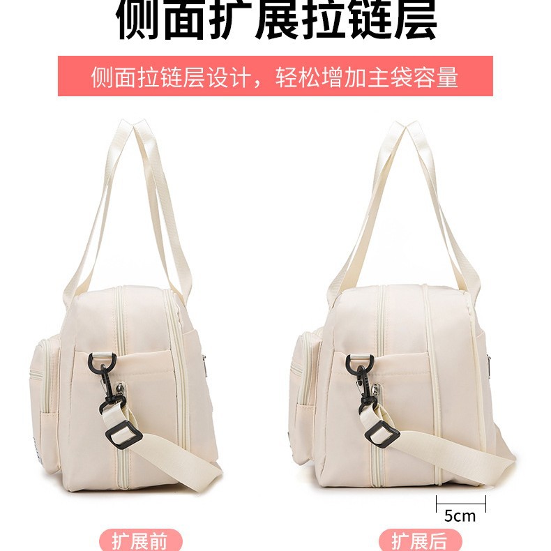 Large-capacity lightweight hand-held luggage bag, business travel bag, expandable sports and fitness bag, dry and wet separation crossbody bag Application Scenario