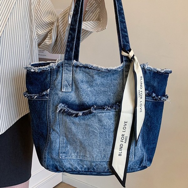A fashionable new large bag with a Korean style, simple and trendy design, and a unique single-shoulder hand-carry tote bag for commuting and casual wear Specification drawing