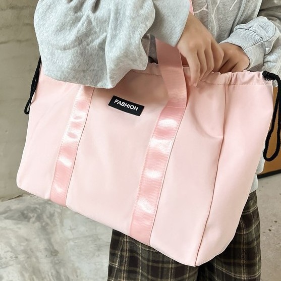 New large-capacity tote bag, versatile commuting handbag, portable, light and casual class bag, solid color single-shoulder bag Specification drawing