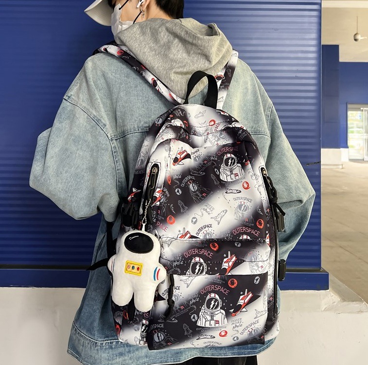 Schoolbag for male middle school students, cool and individualistic fashion on Instagram; backpack for junior and senior high school students, Japanese graffiti trend; backpack for female students full figure