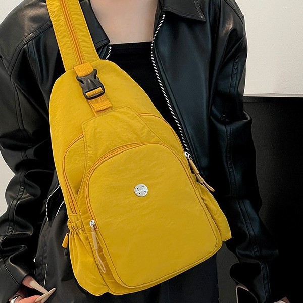 New multi-functional and fashionable backpack, women's multi-color outdoor casual travel bag, chest bag, large-capacity crossbody bag Application Scenario