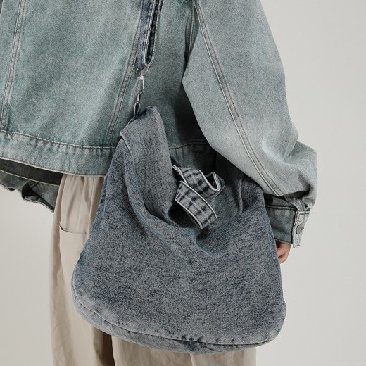 High-end commuting bag, fashionable and casual handbag, large-capacity casual and versatile denim shoulder bag, tote bag Application Scenario
