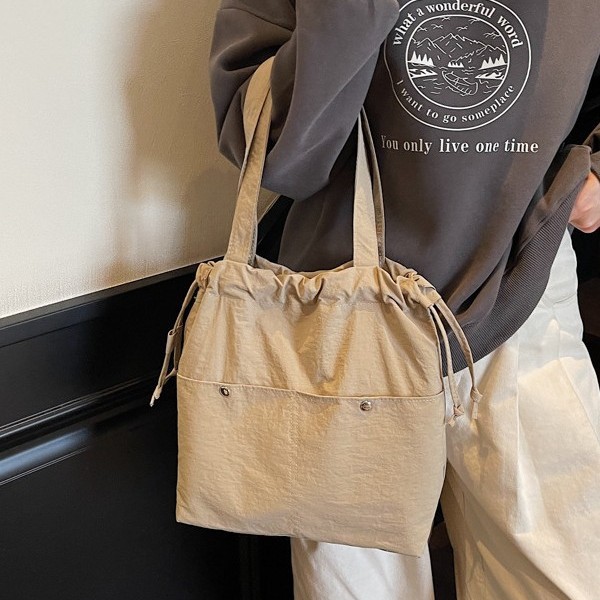 Cross-border lightweight mobile phone bag, lightweight ultra-thin waterproof fabric bag, small bag, Japanese-style crossbody bag, new versatile walking bag full figure